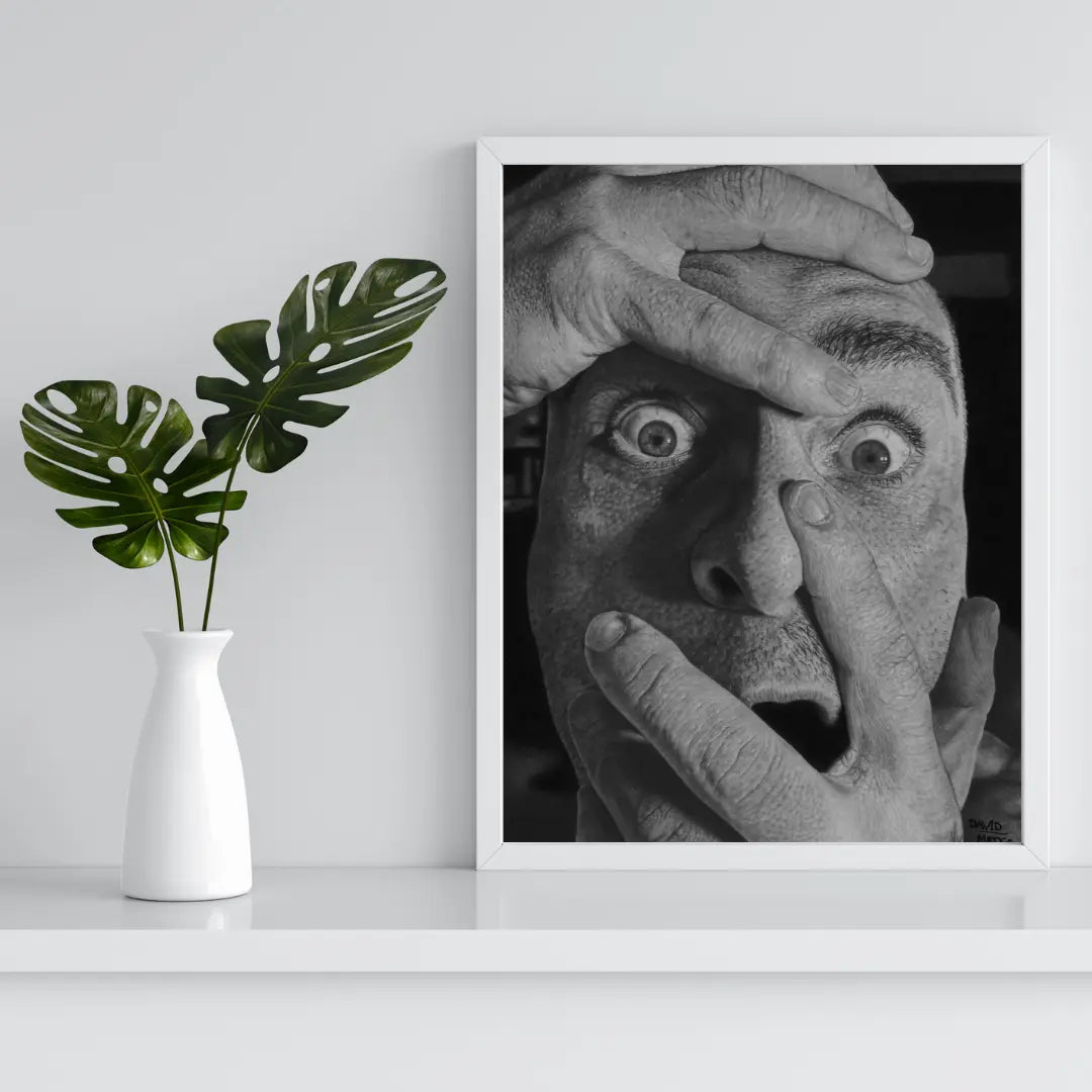 Arte escenificado de alto impacto. Una obra de David Mateo que explora el retrato emocional y el cuerpo humano, ideal para colecciones de fotografía o dibujo.