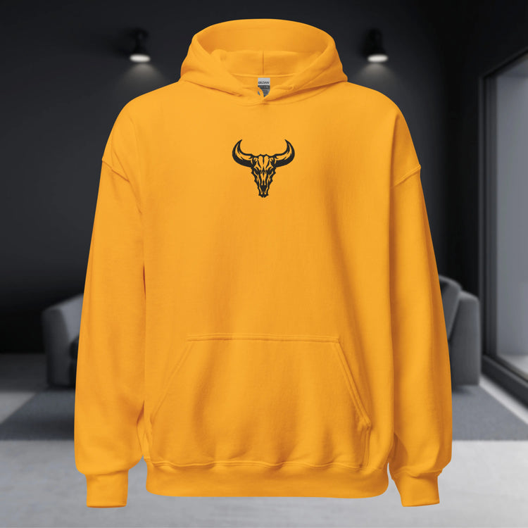 Sudadera con capucha unisex color amarillo Gold con el logo negro bordado de una calavera de toro de David Mateo Art.