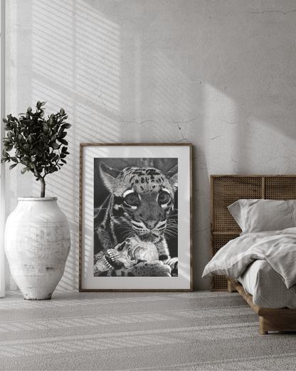 Lámina artística “El Último Sapiens” | Dibujo realista en blanco y negro