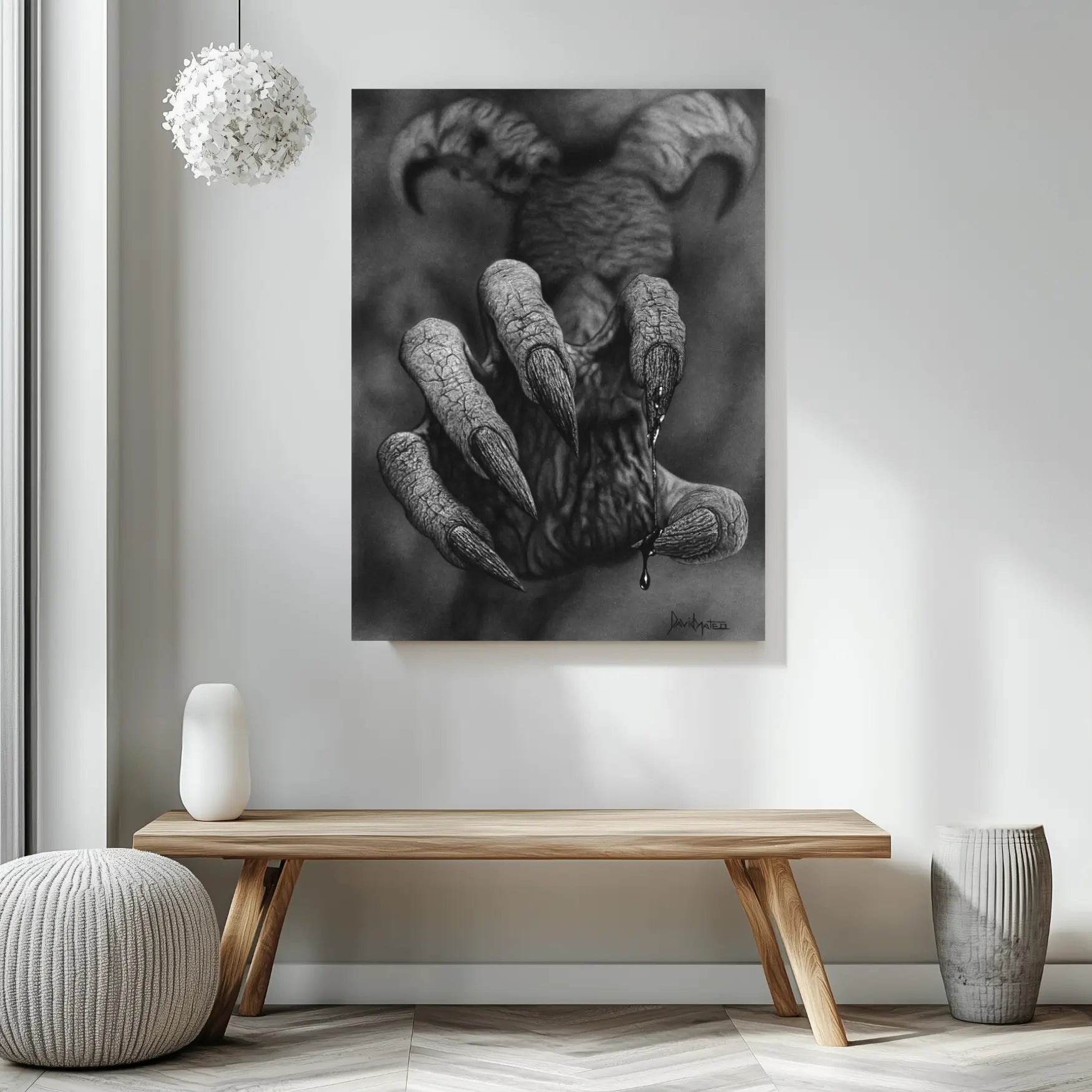 Arte gótico n formato lámina decorativa de una mano de demonio con garras afiladas.