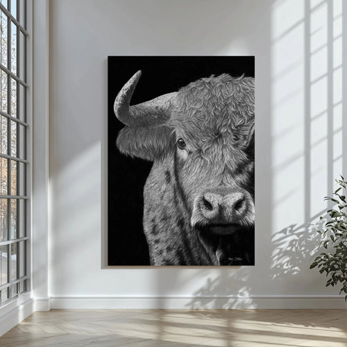 Dibujo a carboncillo original de un toro salvaje ideal para la decoración de interiores.