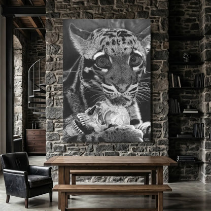 Dibujo a lápiz e carboncillo del artista David Mateo de un leopardo nublado.