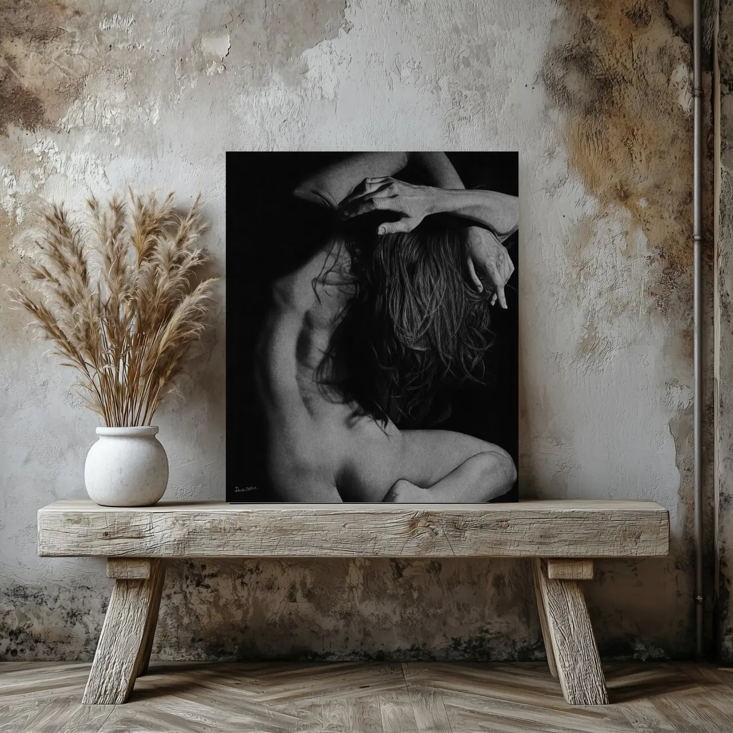 Dibuja lápiz de carboncillo del desnudo artístico femenino titulado Deseo del artista David Mateo.