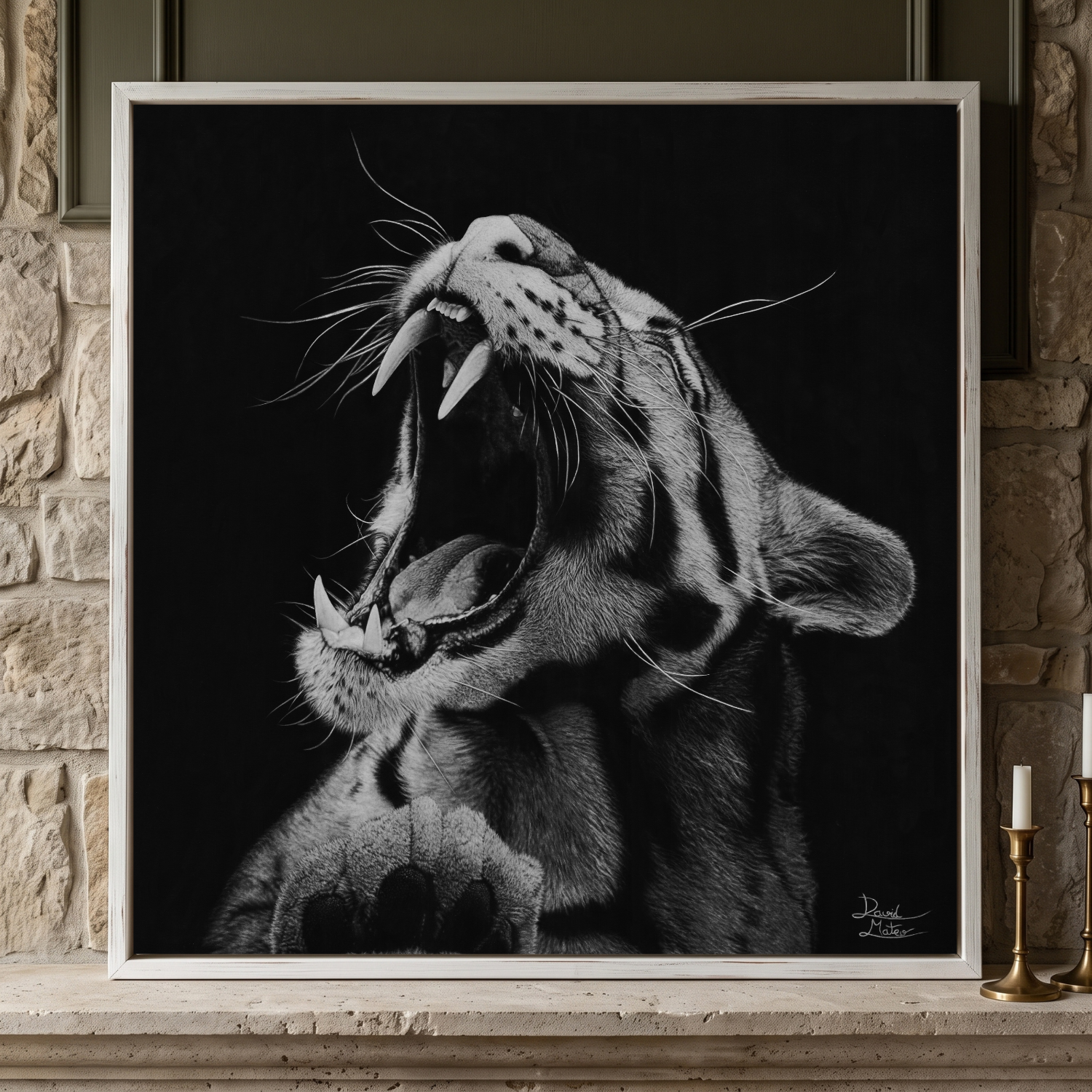 Dibujo a lápiz de carboncillo de un leopardo nublado rugiendo de David Mateo.