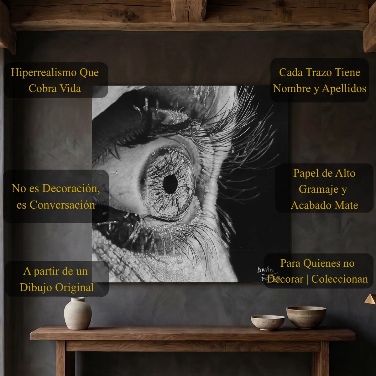 Dibujo realista a carboncillo de un ojo humano en primer plano de hiperrealismo del artista David Mateo.