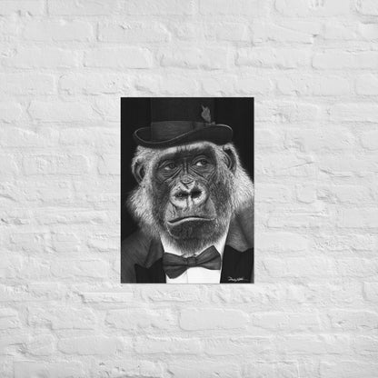 Póster decorativo 'Arte Gorila Satírico - ¡Qué Mono!' con retrato animal hiperrealista, expuesto en pared blanca de ladrillo para arte moderno.