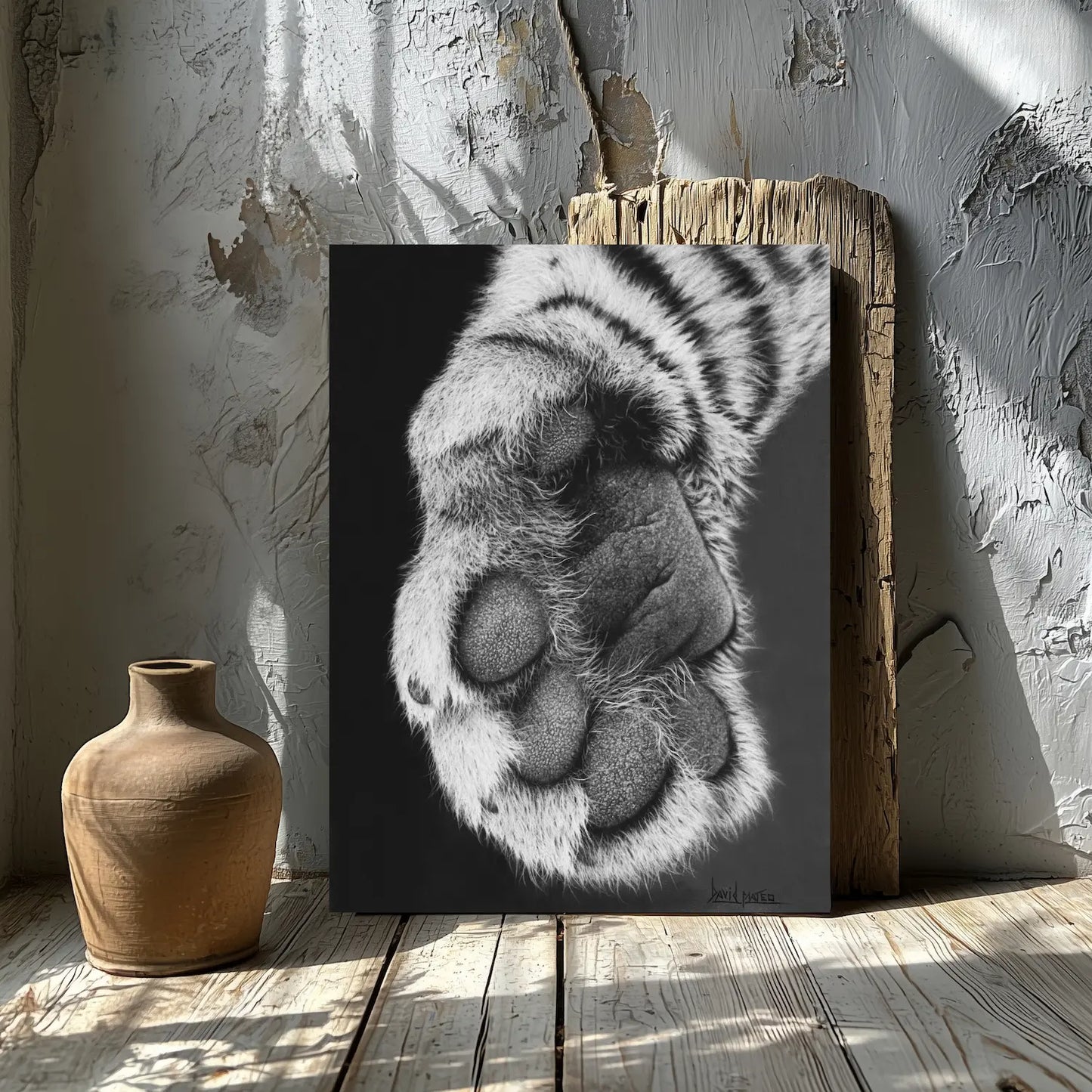 Hiperrealismo de una zarpa de tigre para decoración de interiores en formato lámina para cuadros modernos.