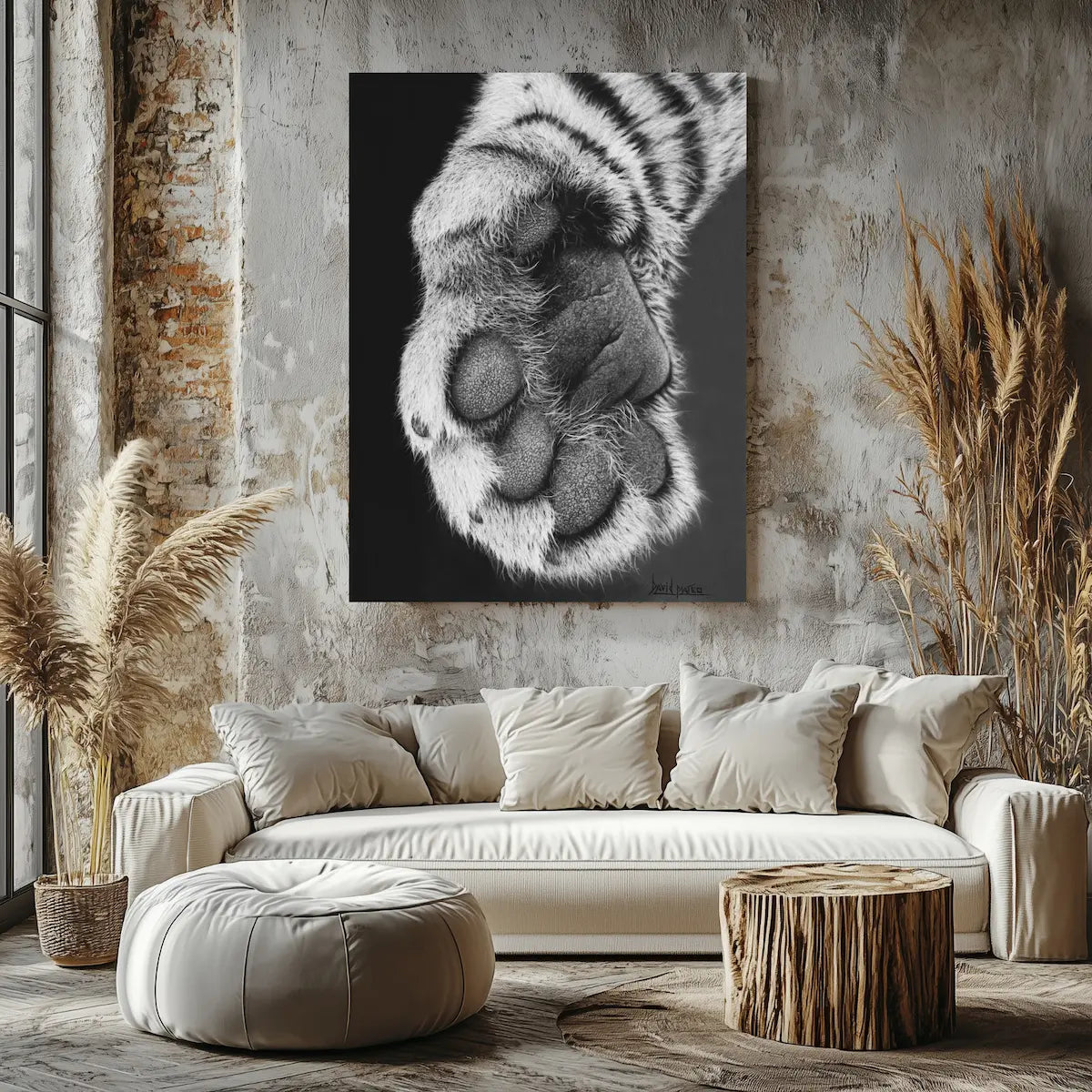 Lámina decorativa para pared de un animal salvaje mostrando su zarpa.