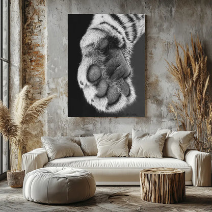 Lámina decorativa para pared de un animal salvaje mostrando su zarpa.