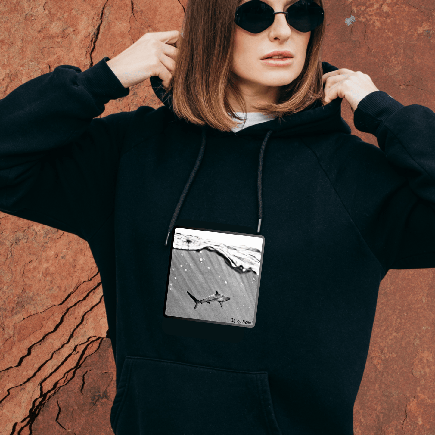 Sudadera con Capucha – Shark, Arte Hiperrealista en Blanco y Negro