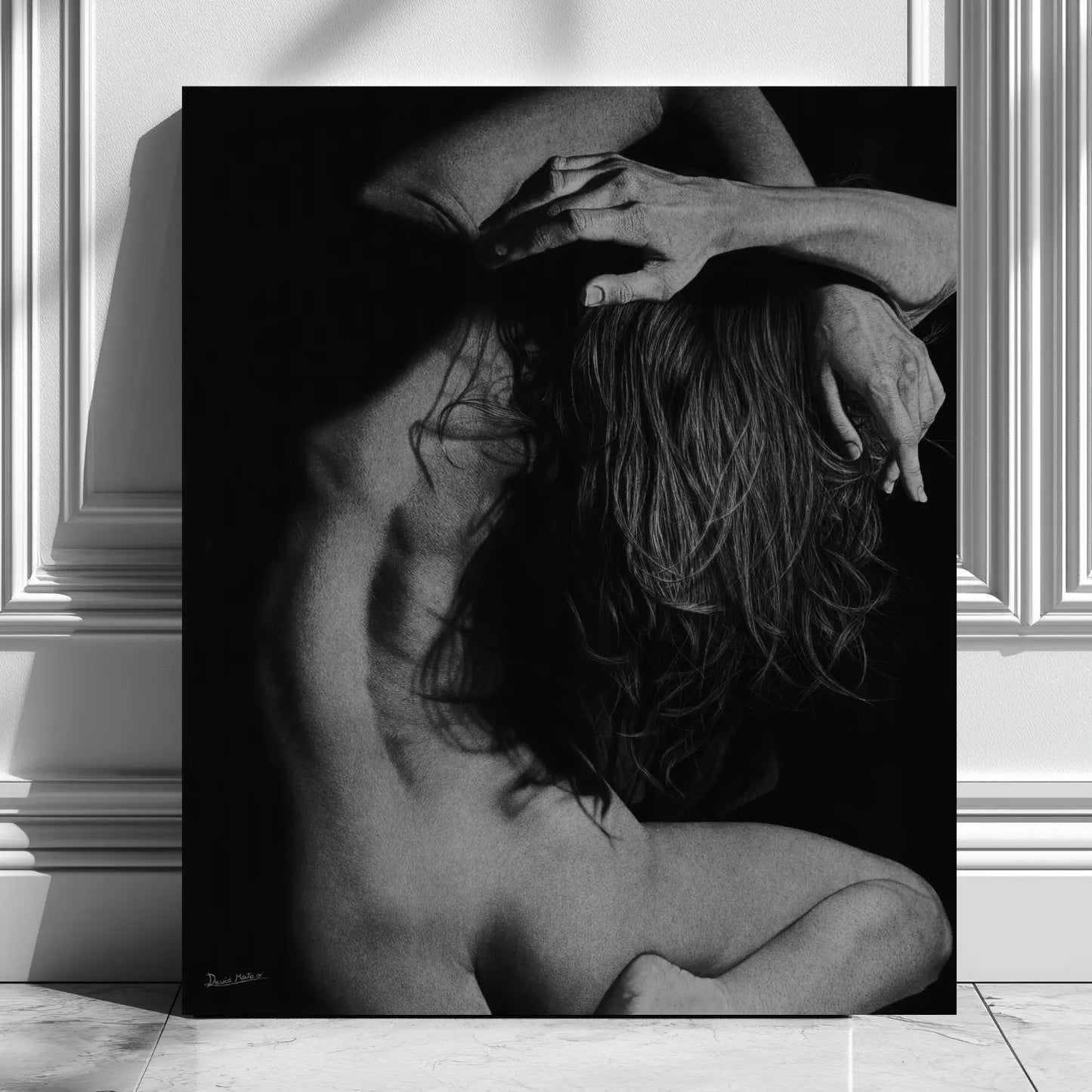 Obra de arte original a carboncillo de un desnudo artístico femenino titulado Deseo.