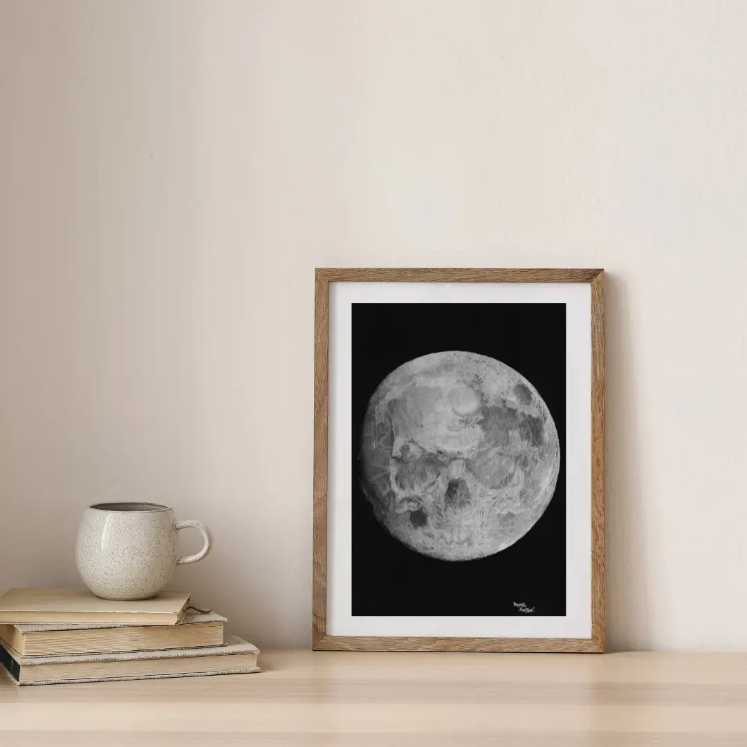 Obra de David Mateo Art. Reproducción de alta calidad del dibujo de la luna. Ideal para quienes buscan arte conceptual y un excelente detalle técnico en sus prints.
