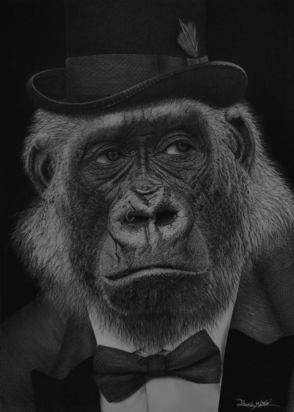Retrato original en carboncillo de un gorila con sombrero, obra “¡Qué mono!” de David Mateo Art.
