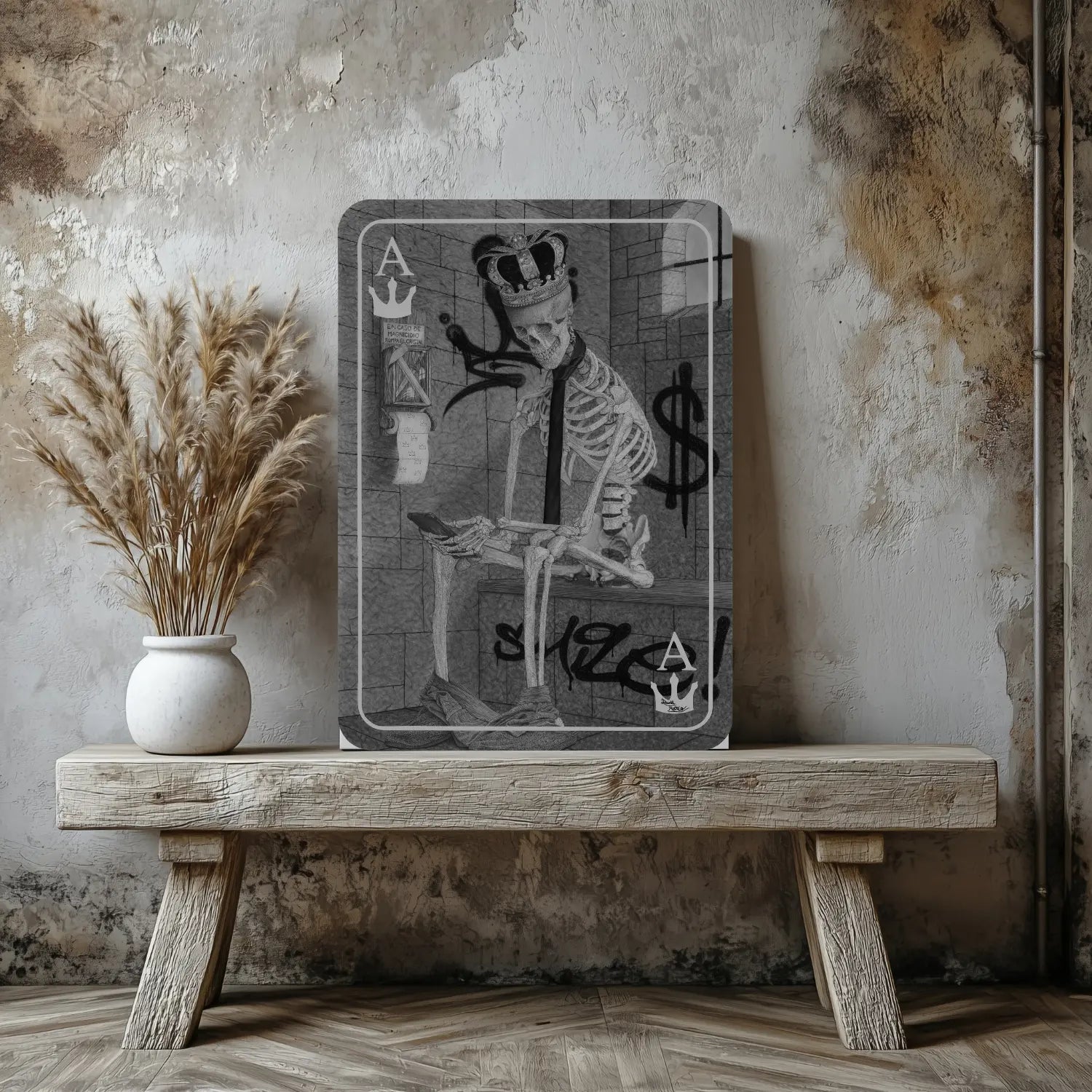 Retrato hiperrealista de arte gótico de un esqueleto de rey sentado en su trono exhibido sobre un banco de madera de estilo industrial. 