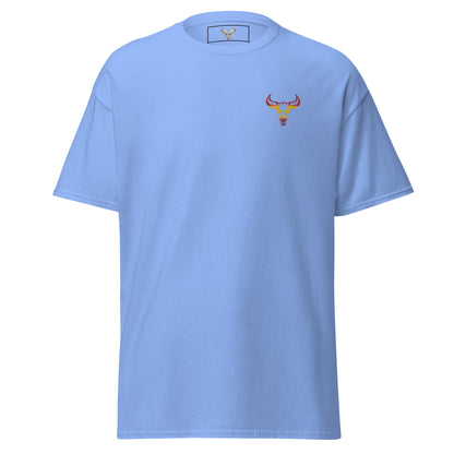 Camiseta de algodón clásica unisex azul carolina con el logo de la calavera de toro de David Mateo Art con los colores de España.
