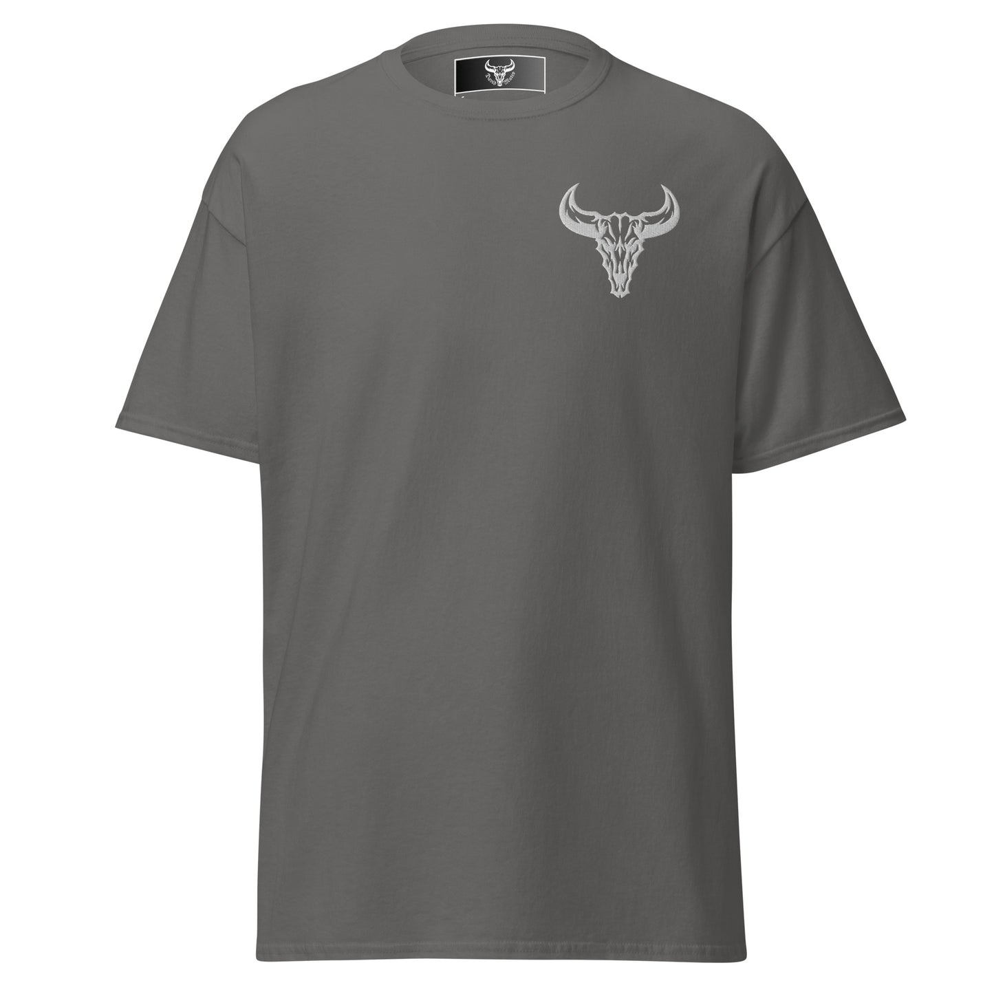 Camiseta de algodón gris charcoal con logo de calavera de toro blanco bordado en el pecho izquierdo, camiseta unisex de estilo minimalista para hombre y mujer.