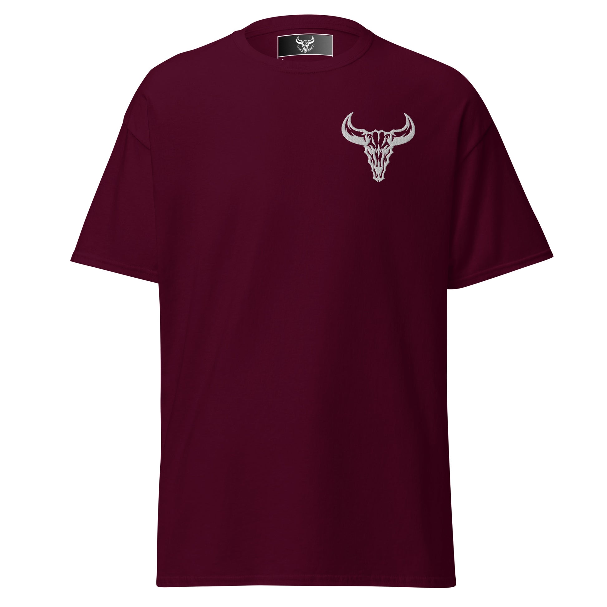 Camiseta de algodón granate maroon con logo de calavera de toro blanco bordado en el pecho izquierdo, camiseta unisex de estilo minimalista para hombre y mujer.