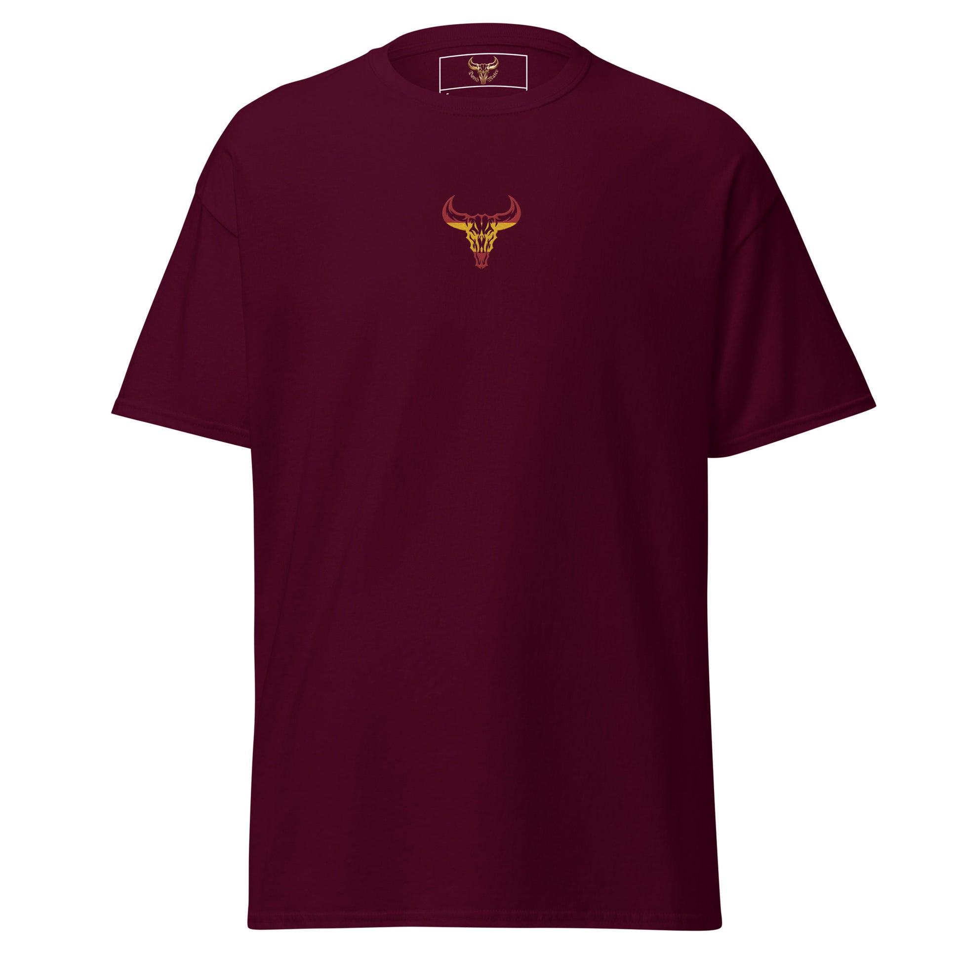 Camiseta de algodón unisex clásica granate con el logo de la calavera de toro de David Mateo Art con los colores de España.