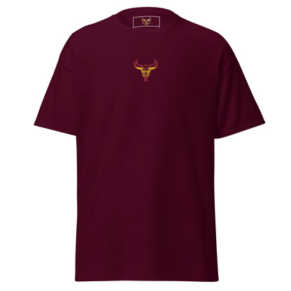 Camiseta de algodón unisex clásica granate con el logo de la calavera de toro de David Mateo Art con los colores de España.