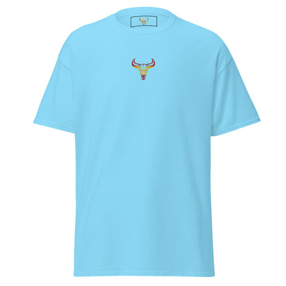 Camiseta de algodón unisex clásica azul cielo con el logo de la calavera de toro de David Mateo Art con los colores de España.